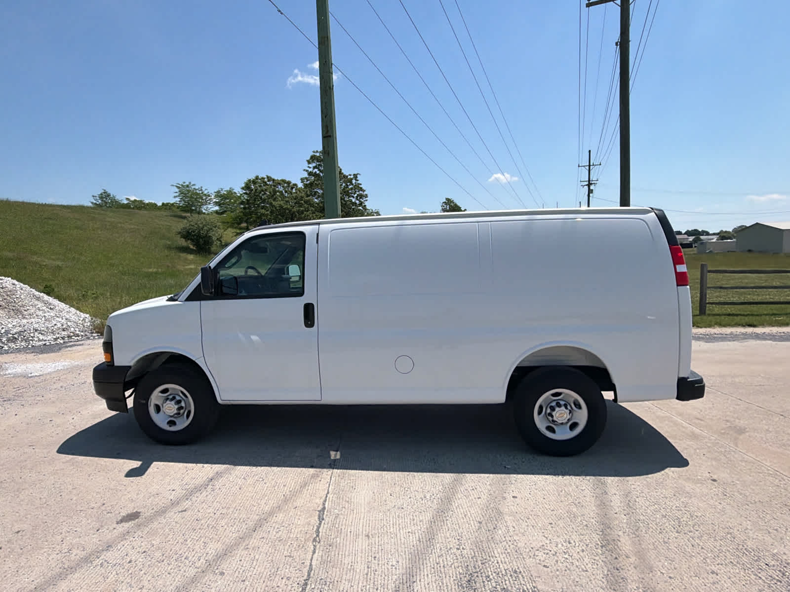 2025 Chevrolet Express Cargo WT