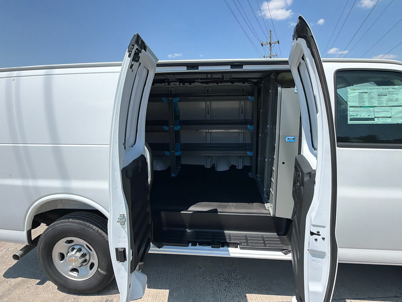 2025 Chevrolet Express Cargo WT