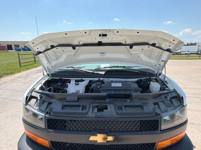 2025 Chevrolet Express Cargo WT