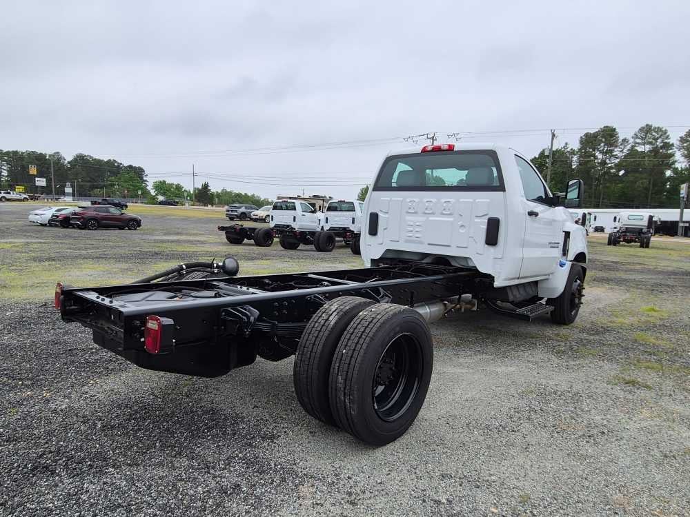 2023 Chevrolet Silverado 5500 HD Work Truck