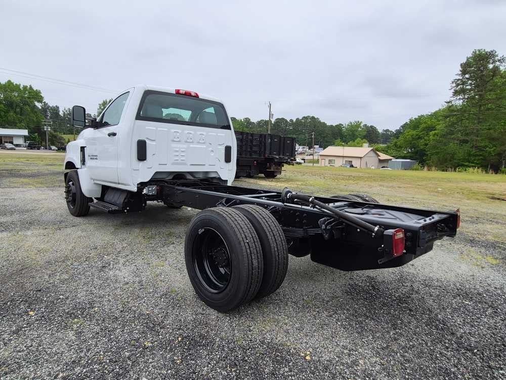 2023 Chevrolet Silverado 5500 HD Work Truck
