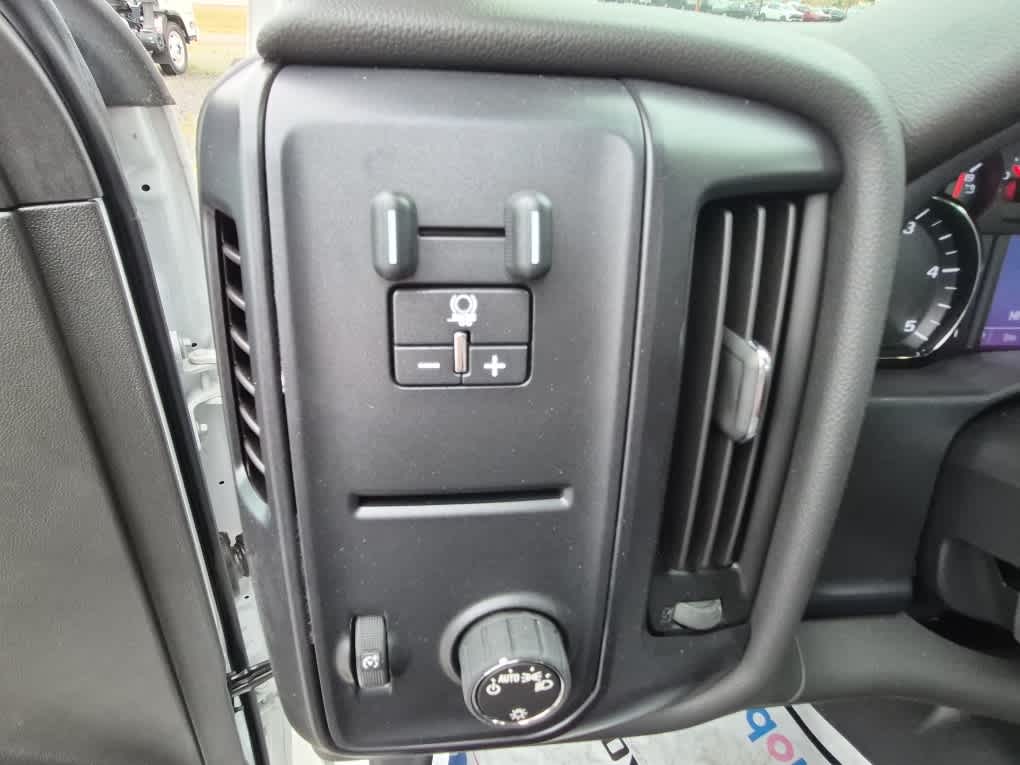 2023 Chevrolet Silverado 5500 HD Work Truck