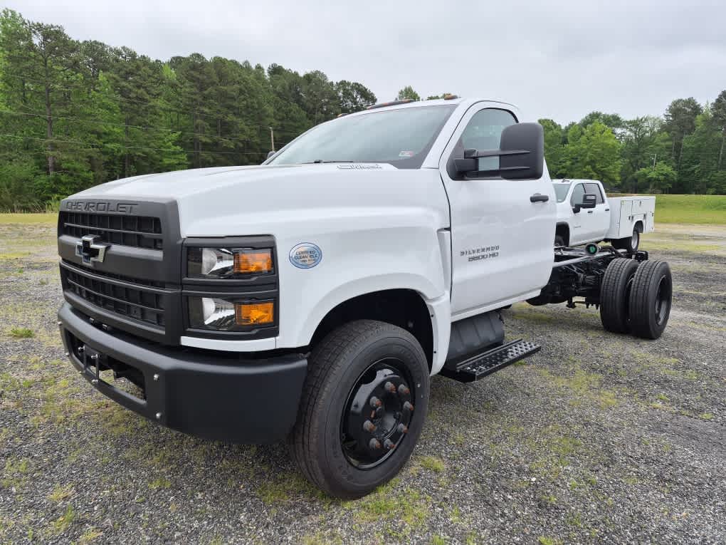 2023 Chevrolet Silverado 5500 HD Work Truck