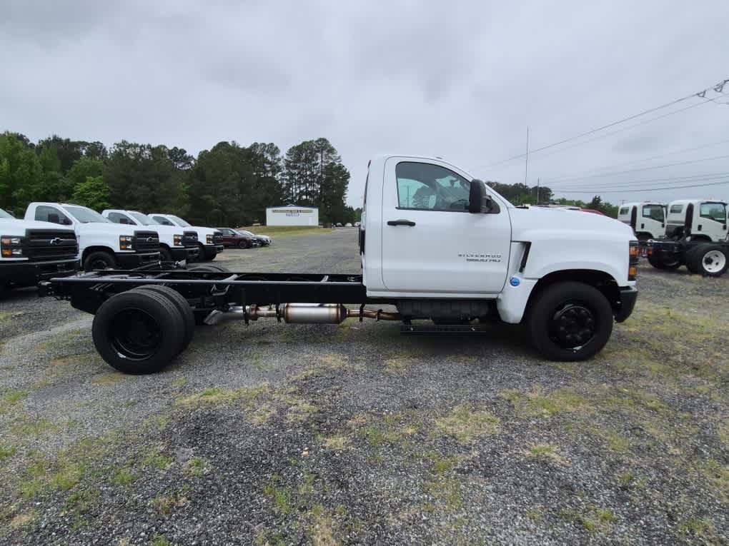 2023 Chevrolet Silverado 5500 HD Work Truck