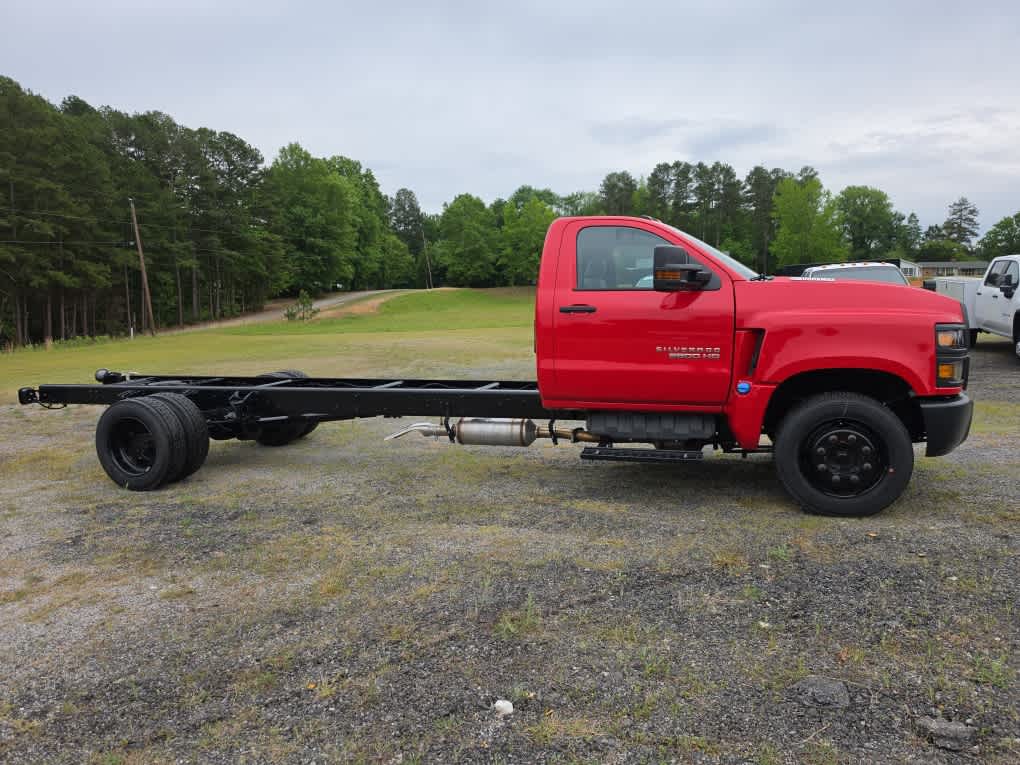 2023 Chevrolet Silverado 6500 HD Work Truck