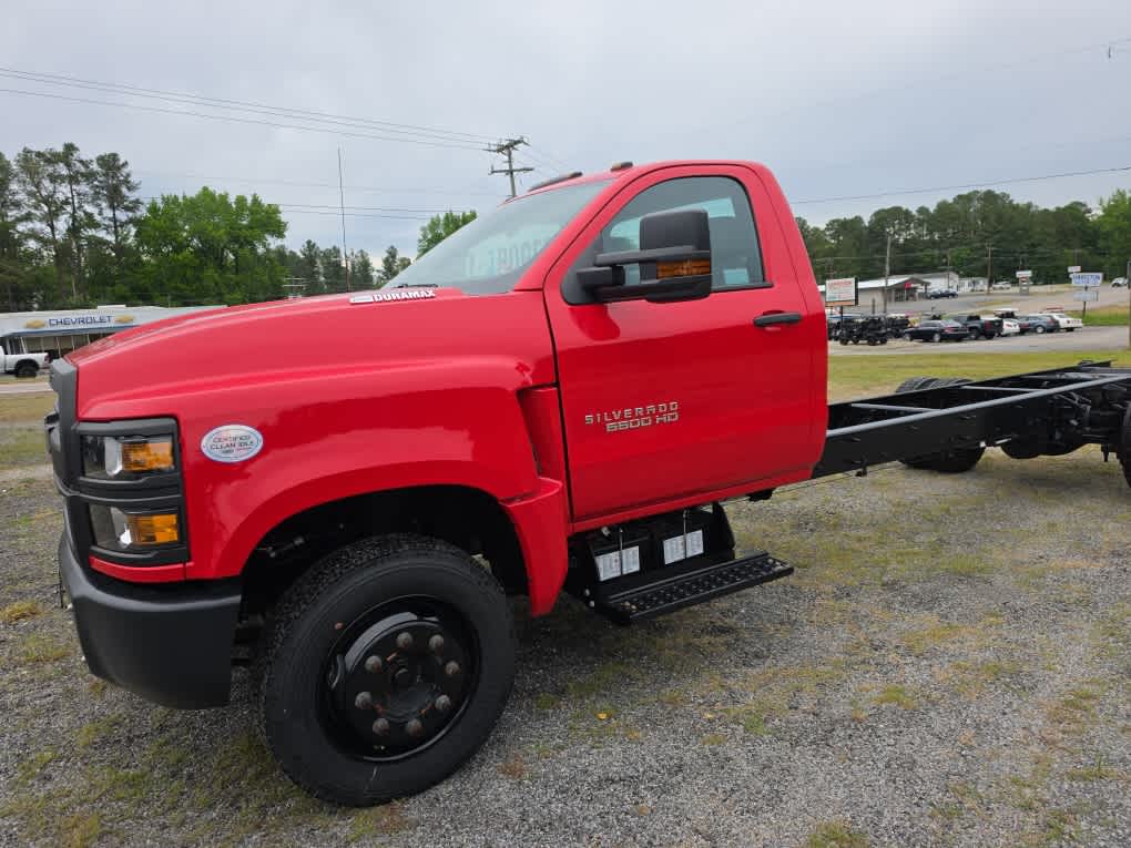 2023 Chevrolet Silverado 6500 HD Work Truck