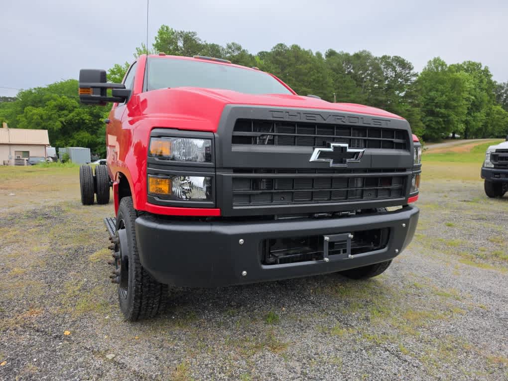 2023 Chevrolet Silverado 6500 HD Work Truck