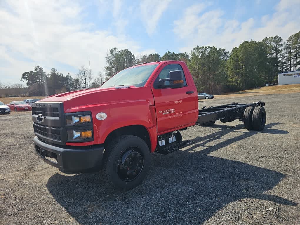 2023 Chevrolet Silverado 6500 HD Work Truck