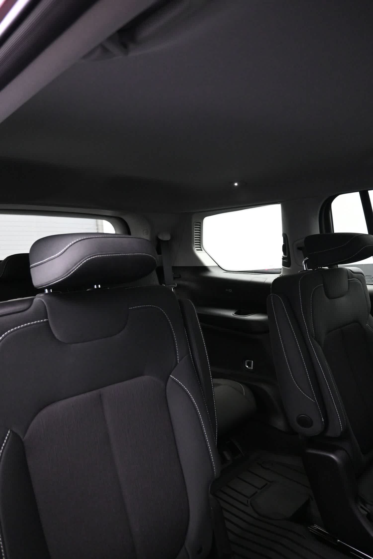 2022 Jeep Grand Cherokee L Laredo
