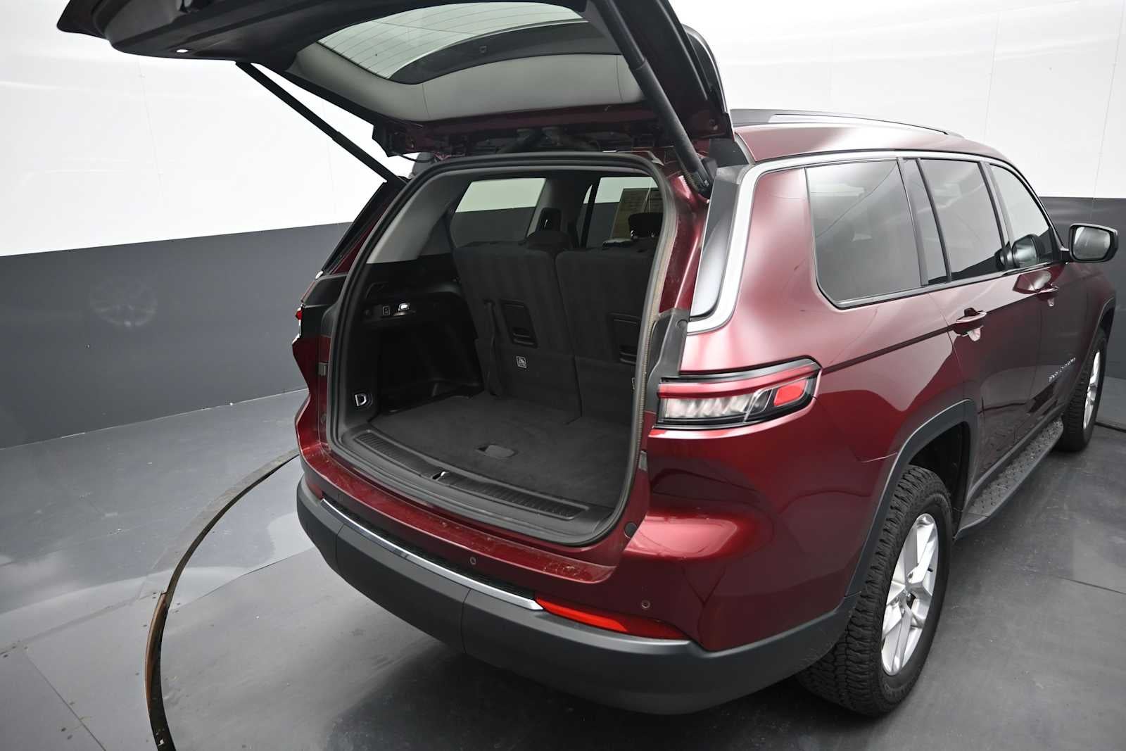 2022 Jeep Grand Cherokee L Laredo