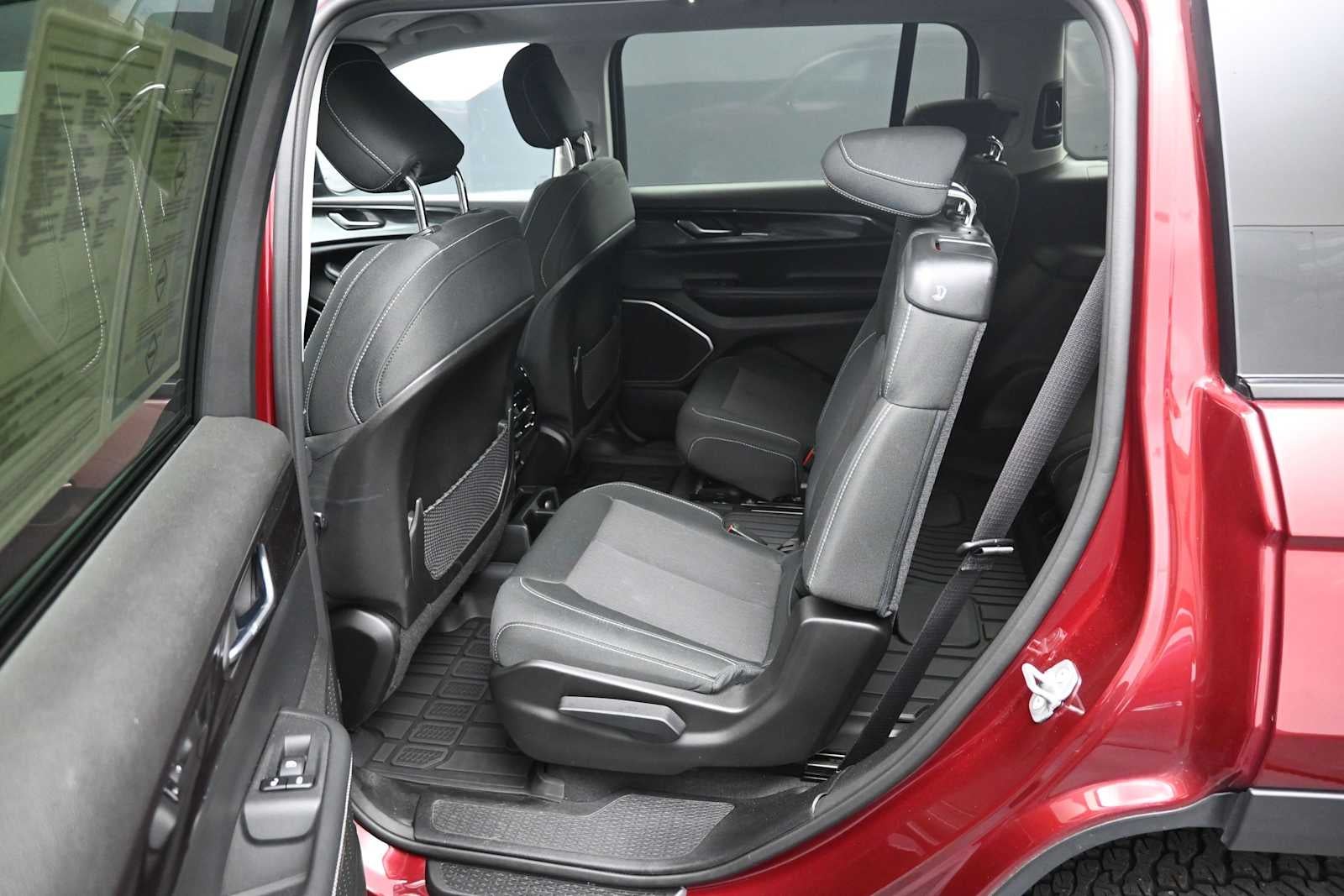 2022 Jeep Grand Cherokee L Laredo