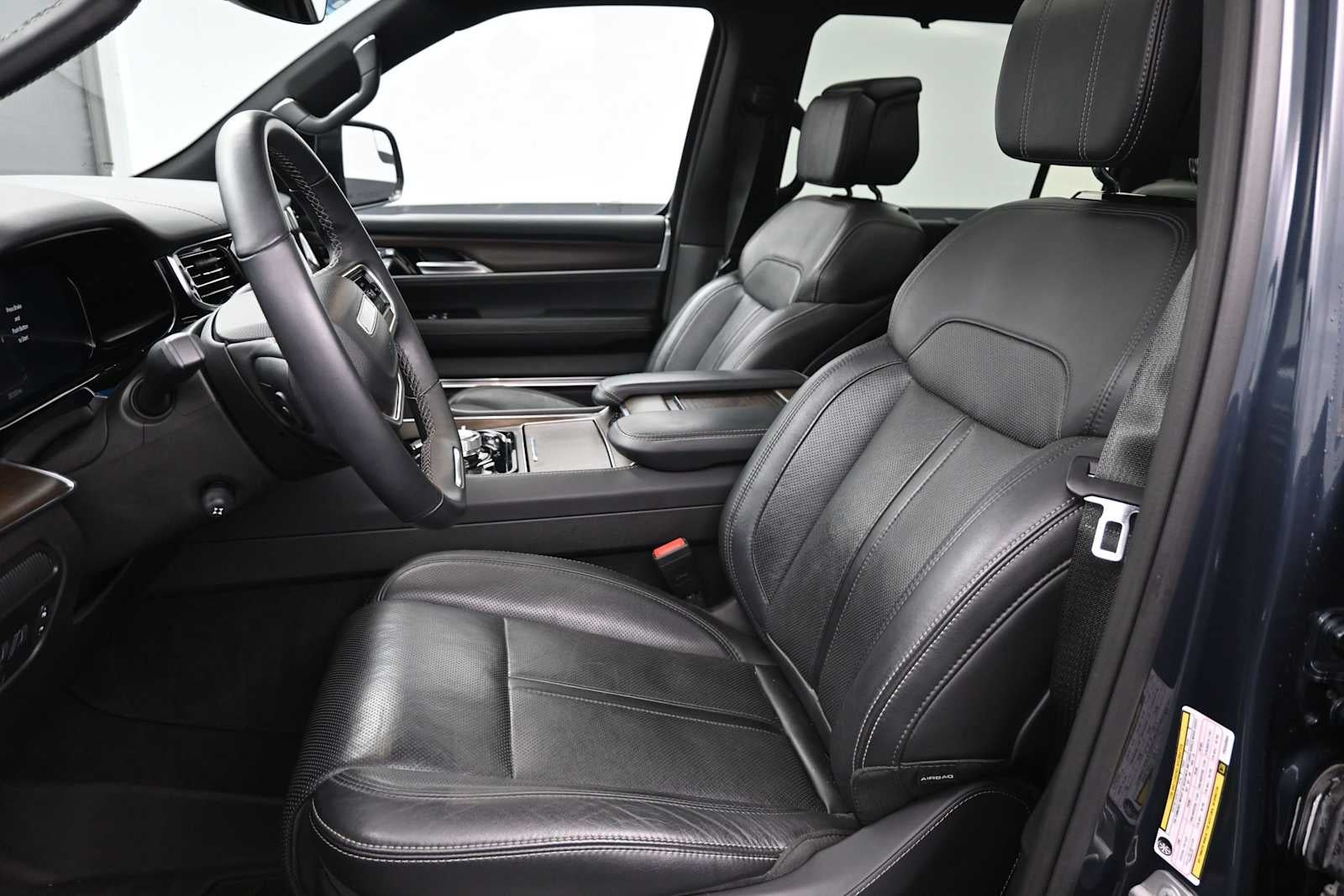 2023 Jeep Grand Wagoneer Base