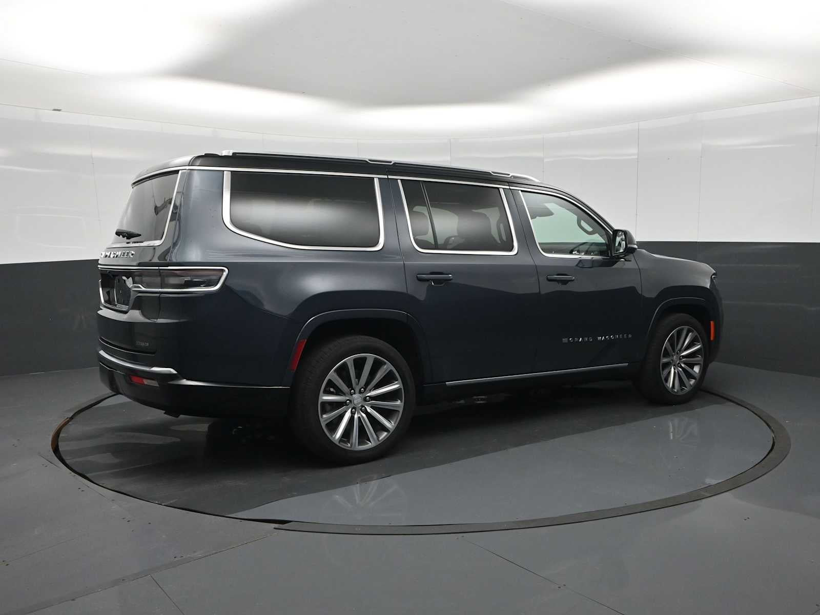 2023 Jeep Grand Wagoneer Base