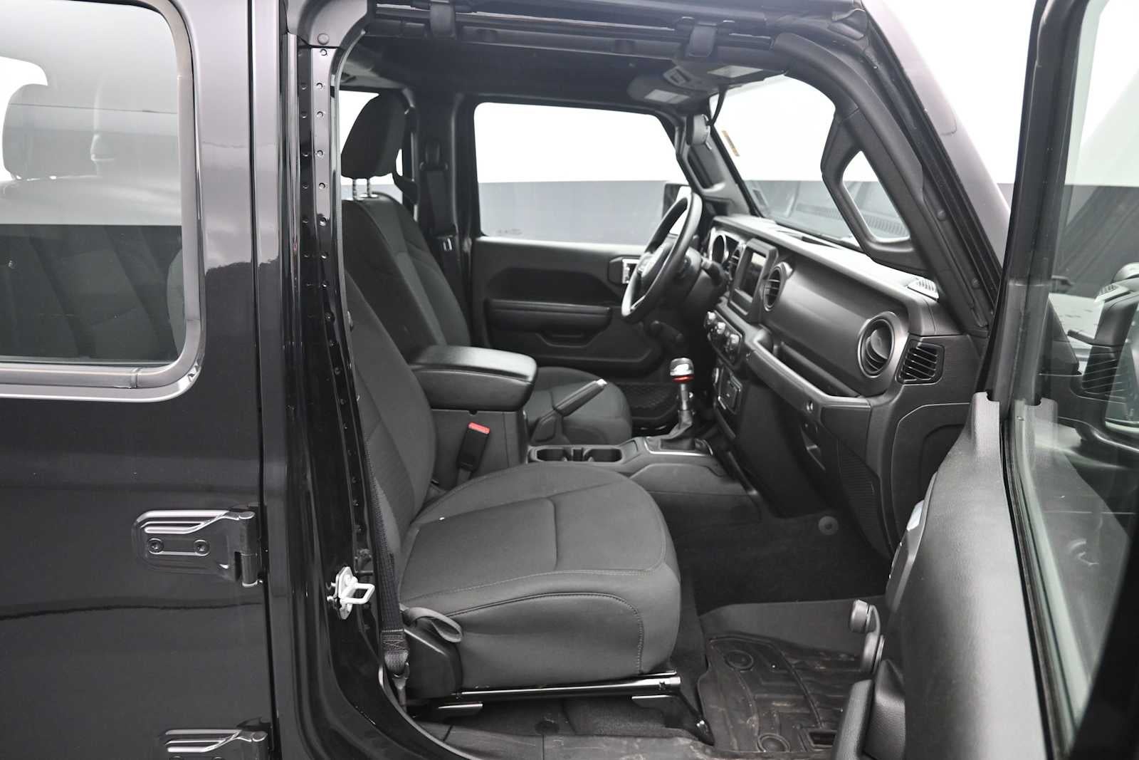 2022 Jeep Gladiator Sport