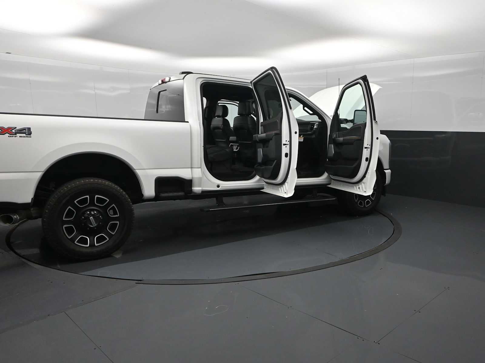 2024 Ford Super Duty F-250 Pickup Platinum