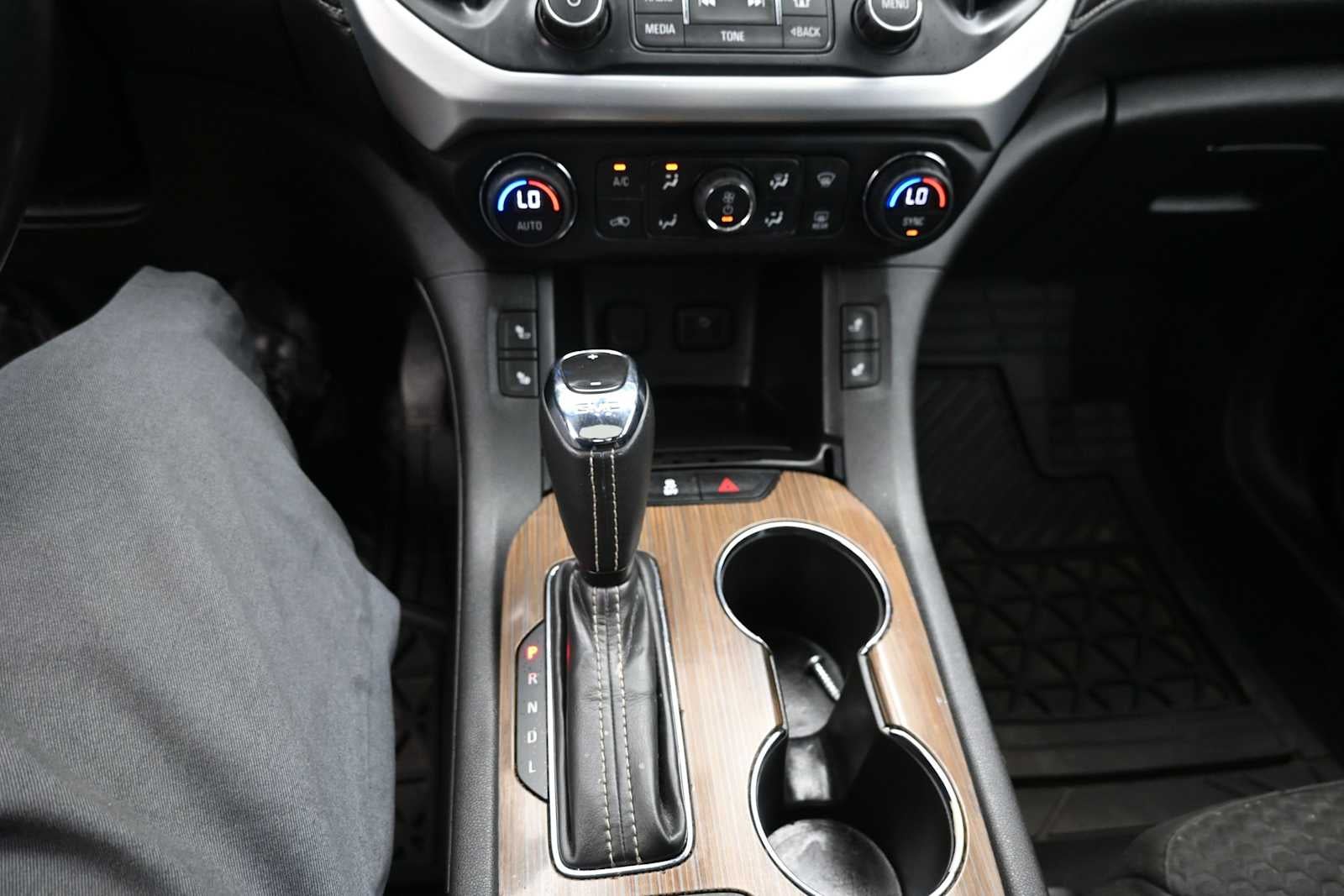 2017 GMC Acadia SLE