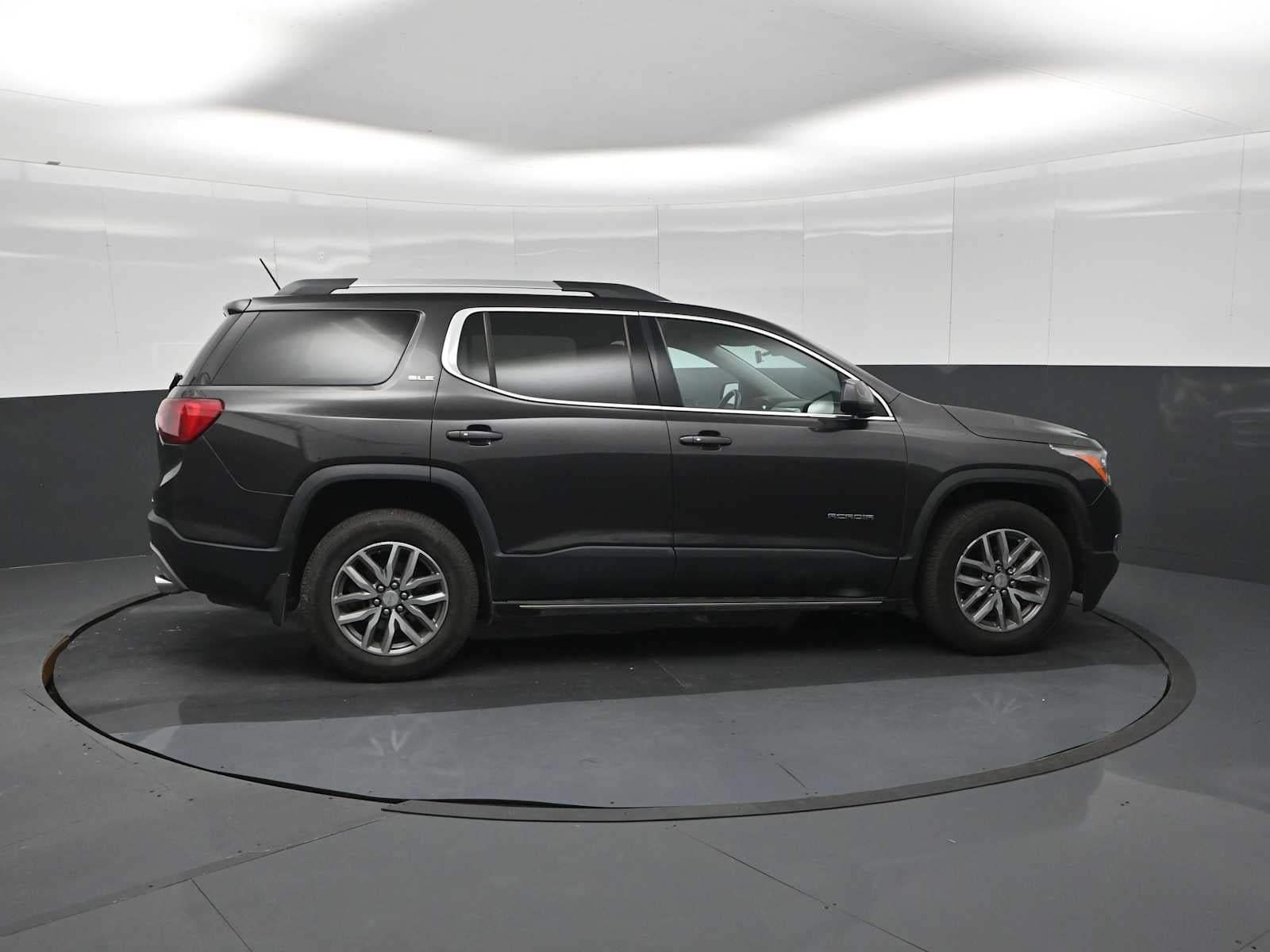 2017 GMC Acadia SLE