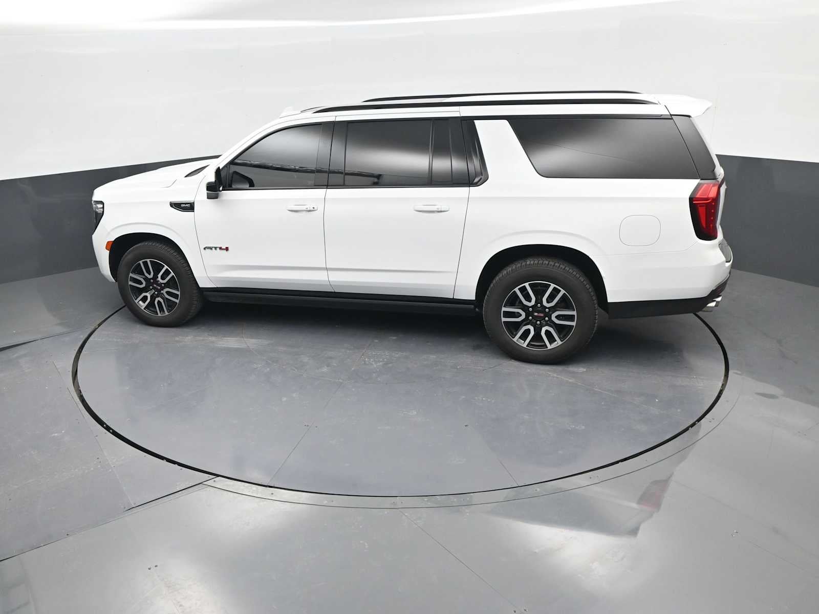 2022 GMC Yukon XL AT4