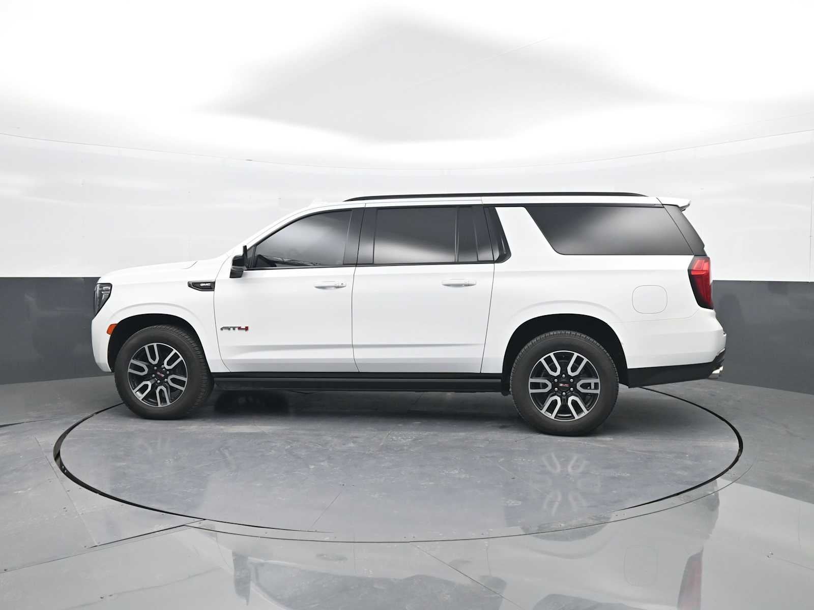 2022 GMC Yukon XL AT4