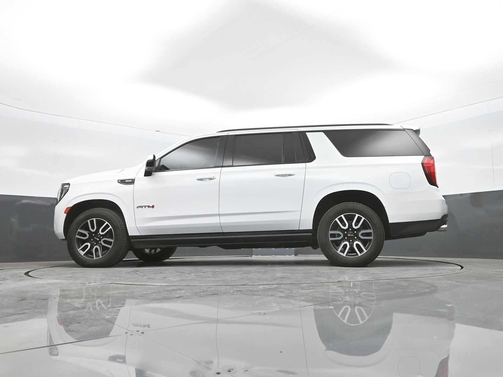 2022 GMC Yukon XL AT4