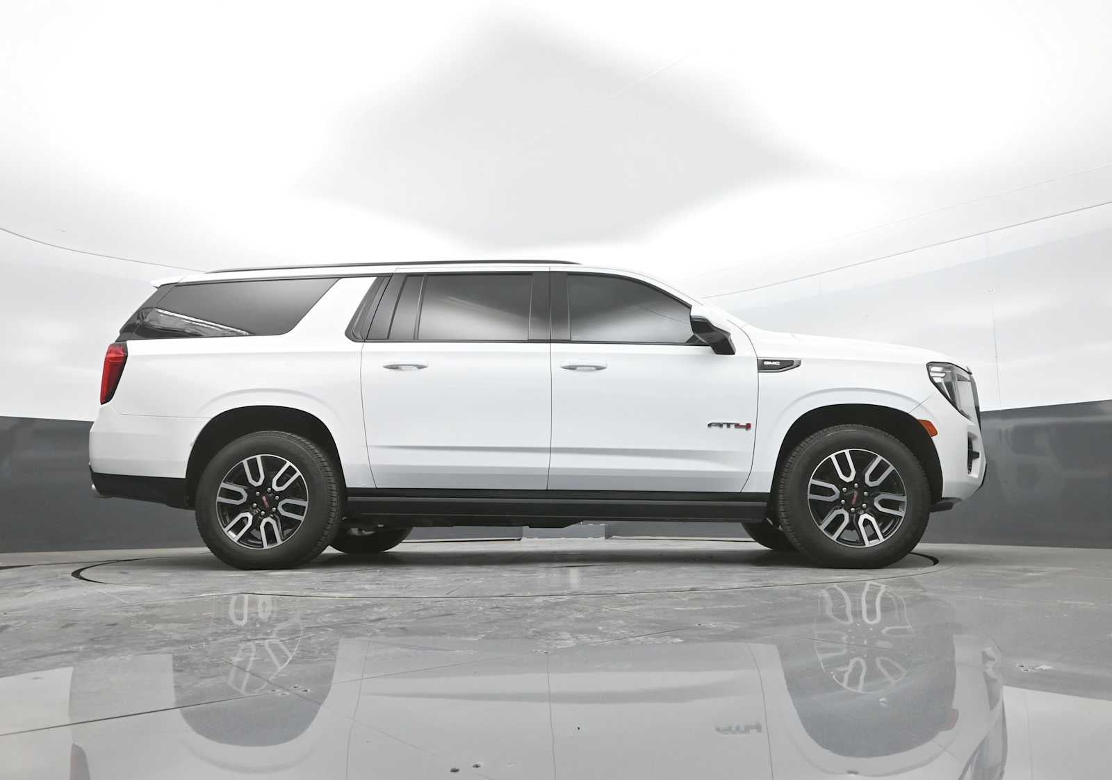2022 GMC Yukon XL AT4