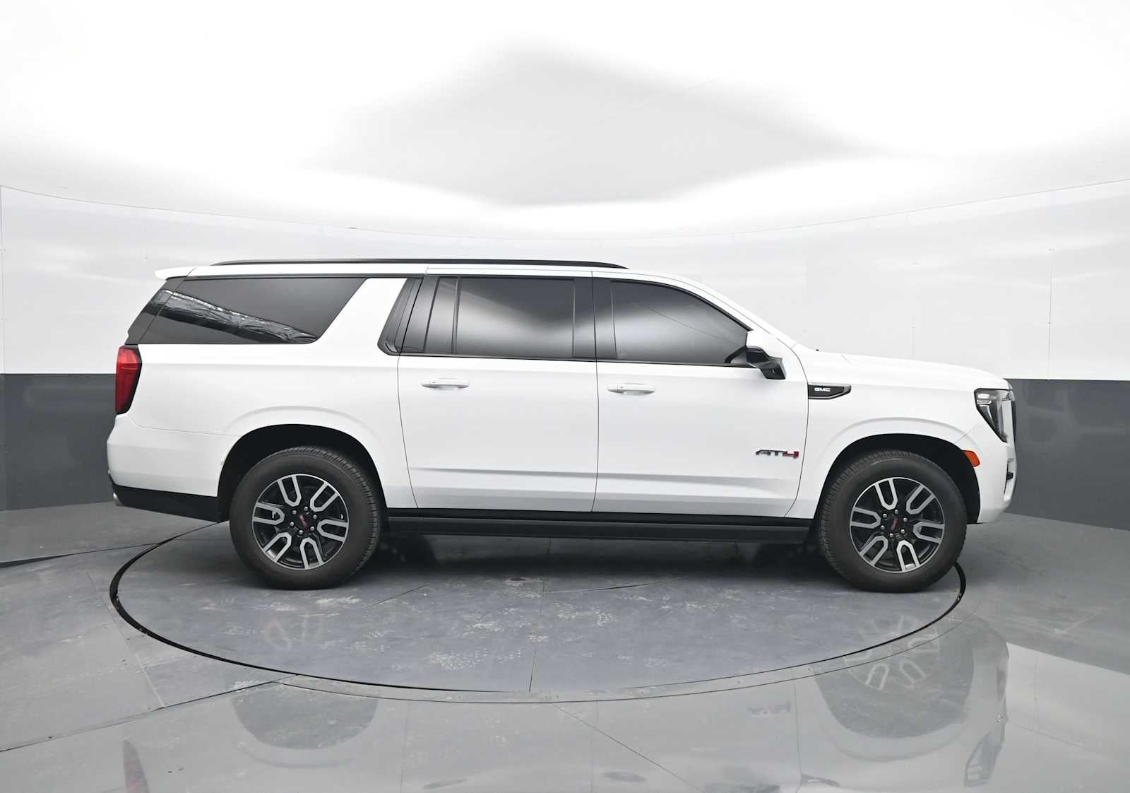 2022 GMC Yukon XL AT4