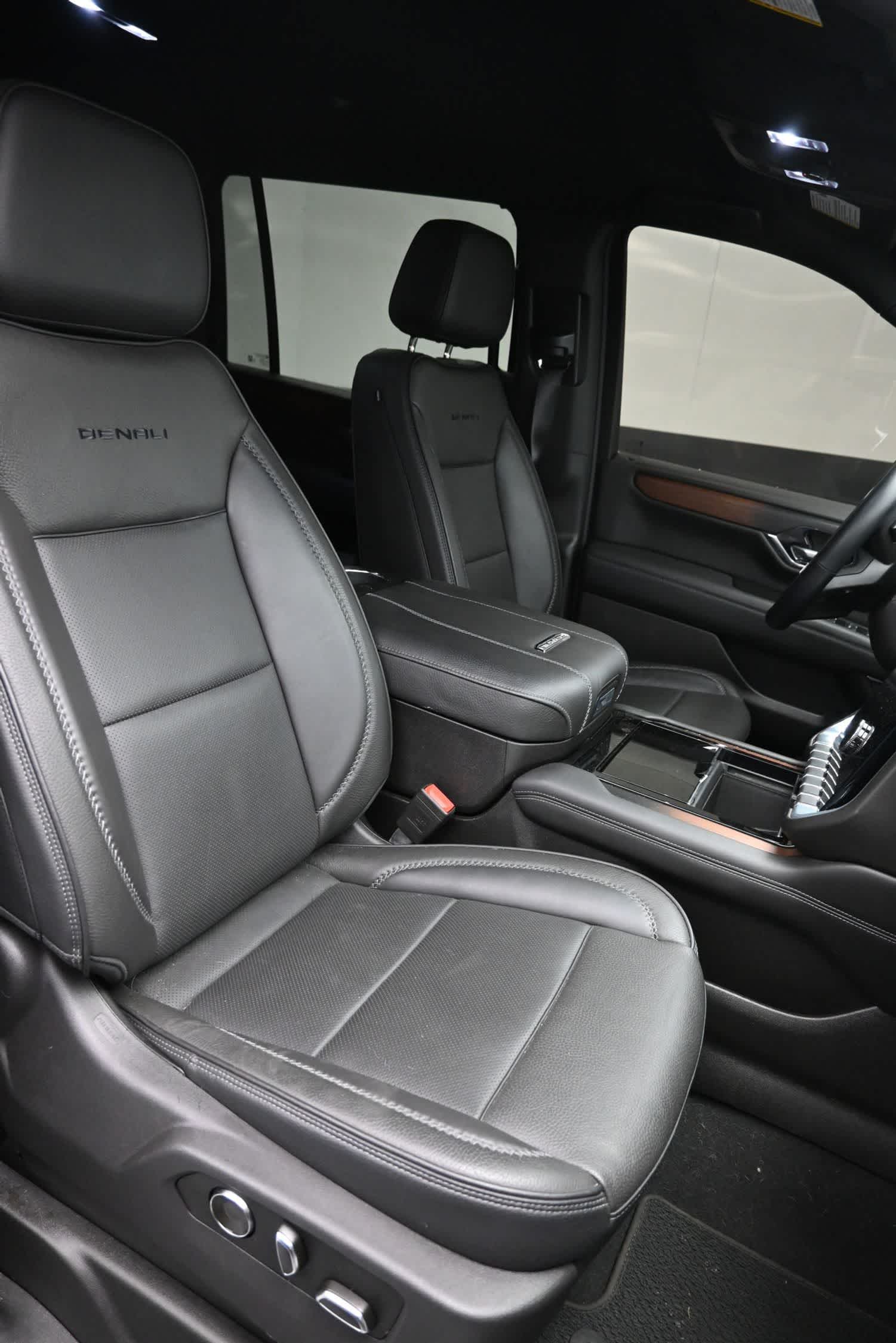 2025 GMC Yukon XL Denali Denali