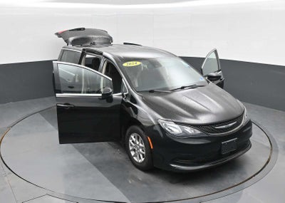 2024 Chrysler Voyager LX