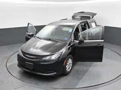 2024 Chrysler Voyager LX