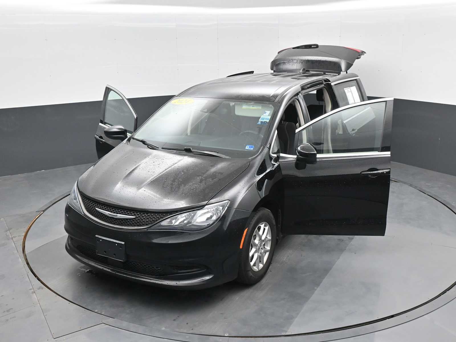 2024 Chrysler Voyager LX