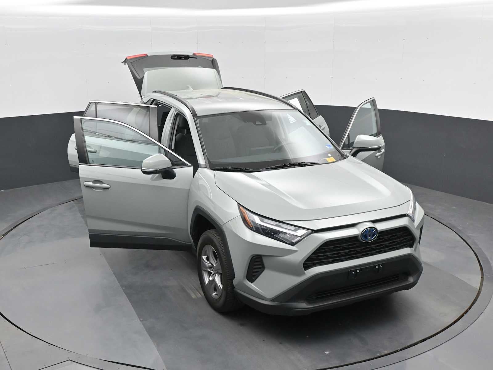 2022 Toyota RAV4 Hybrid XLE