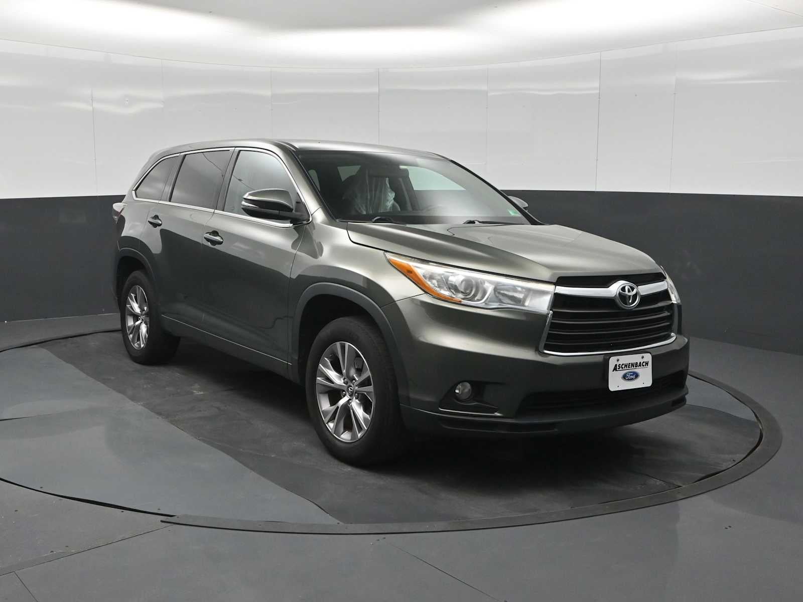 2016 Toyota Highlander LE
