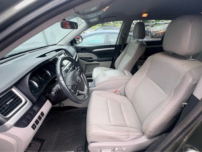 2016 Toyota Highlander LE