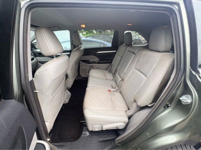 2016 Toyota Highlander LE