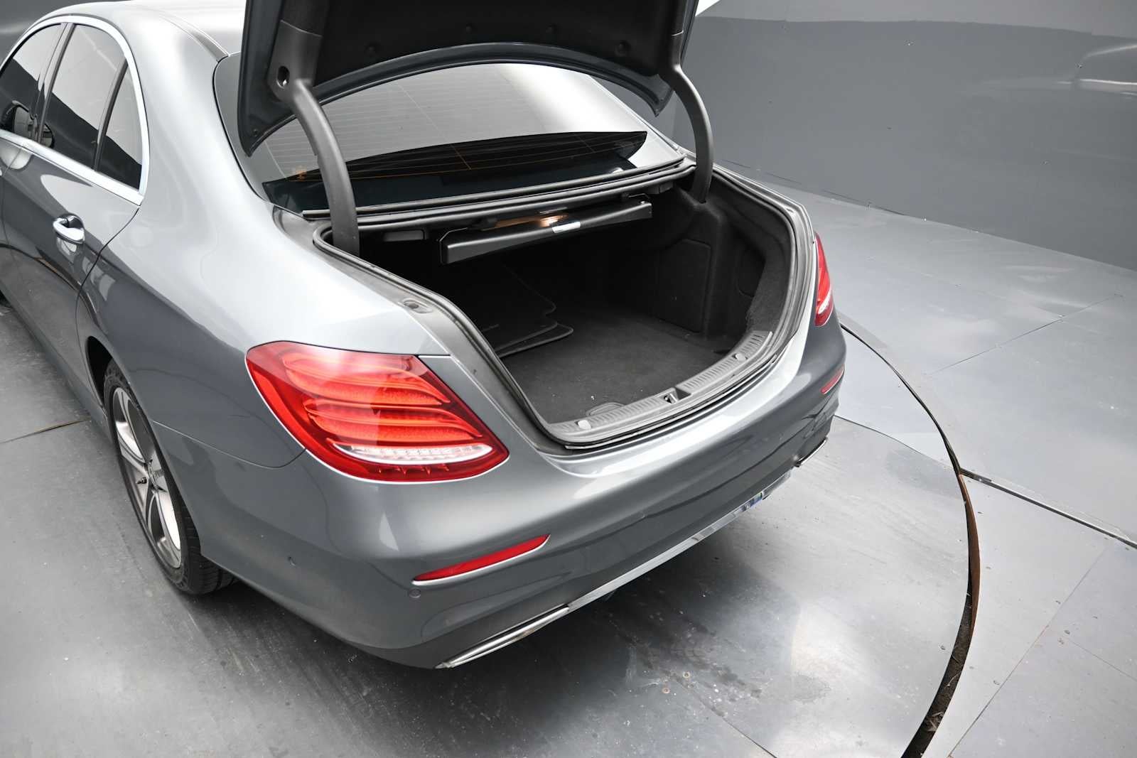 2019 Mercedes-Benz E 300 E 300
