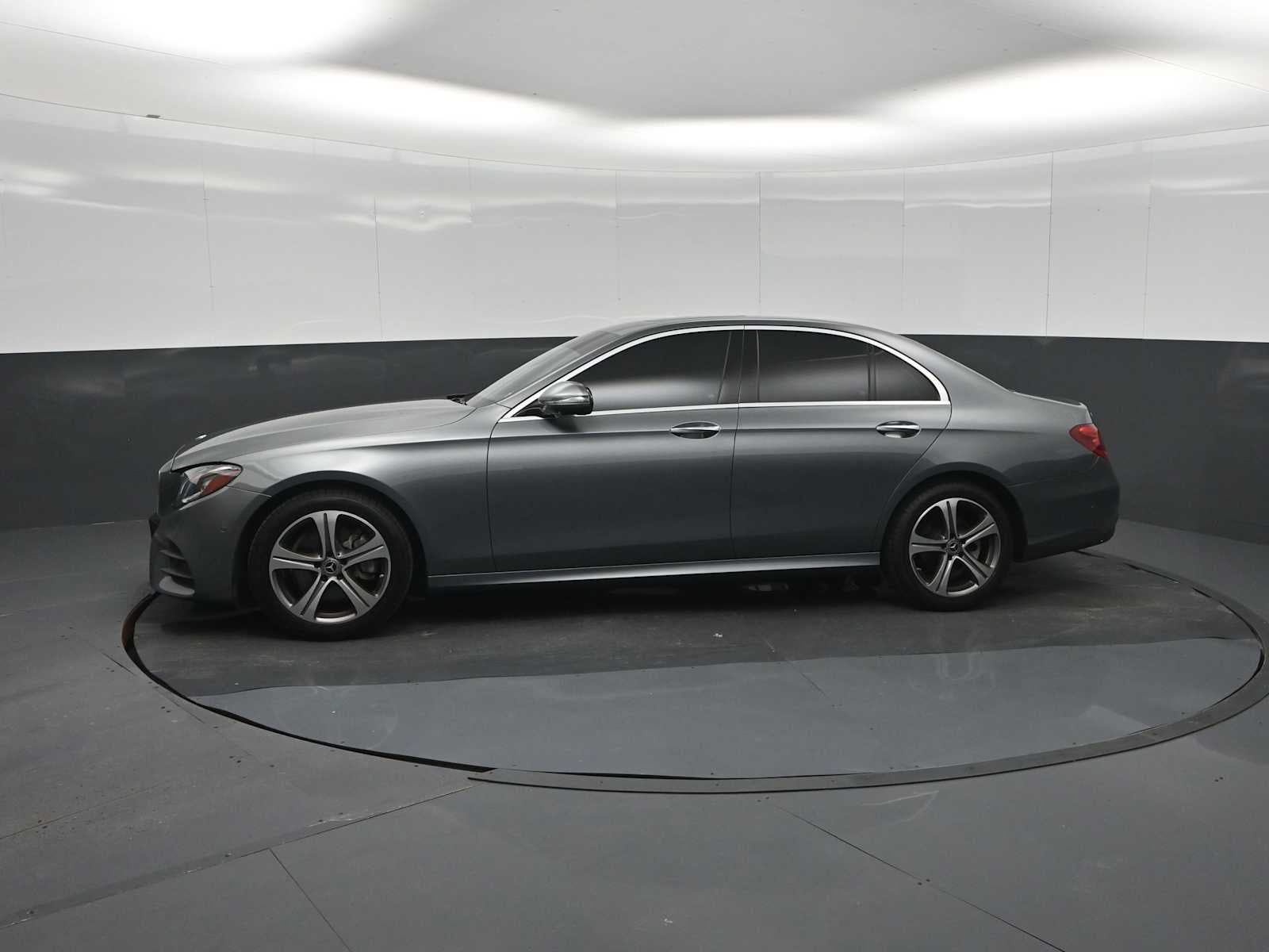 2019 Mercedes-Benz E 300 E 300