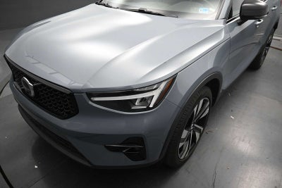 2023 Volvo XC40 Plus Dark Theme