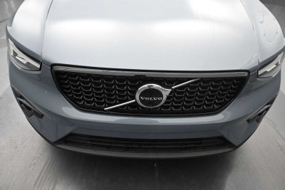 2023 Volvo XC40 Plus Dark Theme