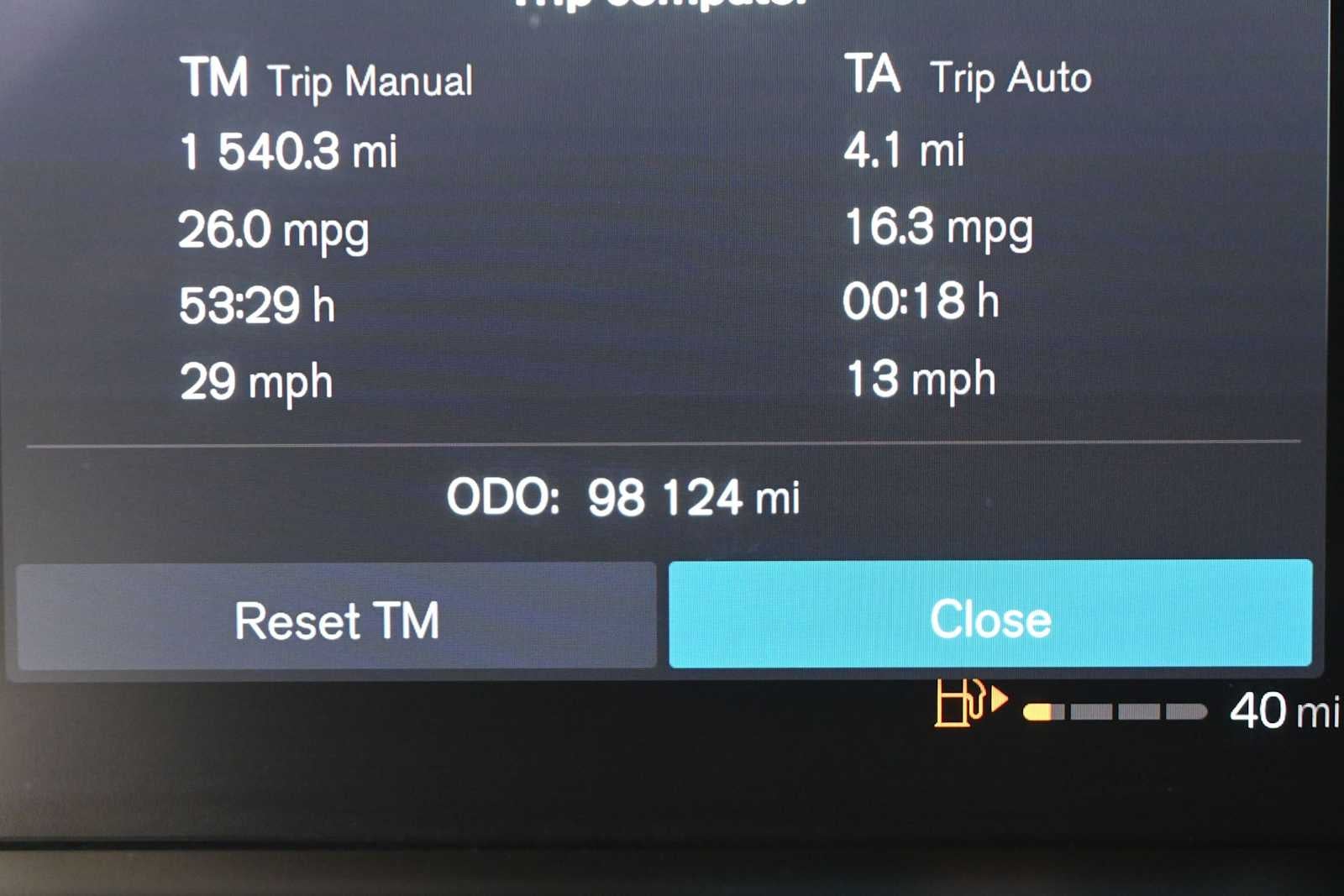2023 Volvo XC40 Plus Dark Theme