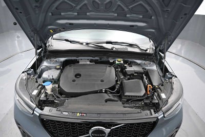 2023 Volvo XC40 Plus Dark Theme