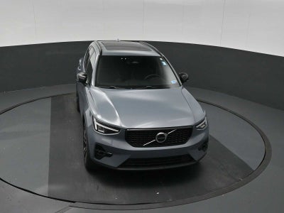 2023 Volvo XC40 Plus Dark Theme