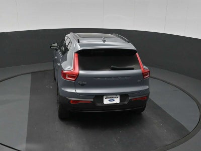 2023 Volvo XC40 Plus Dark Theme