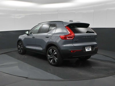 2023 Volvo XC40 Plus Dark Theme