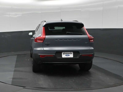 2023 Volvo XC40 Plus Dark Theme