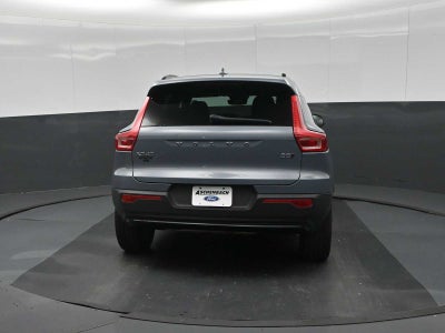2023 Volvo XC40 Plus Dark Theme