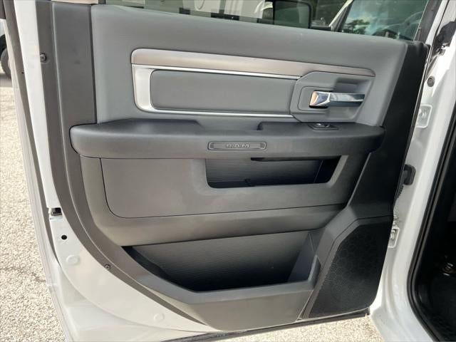 2023 RAM 1500 Classic SLT Crew Cab 4x4 5'7' Box
