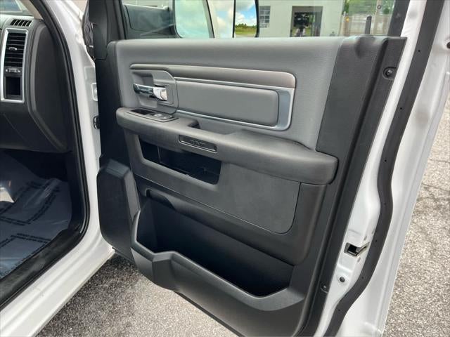 2023 RAM 1500 Classic SLT Crew Cab 4x4 5'7' Box