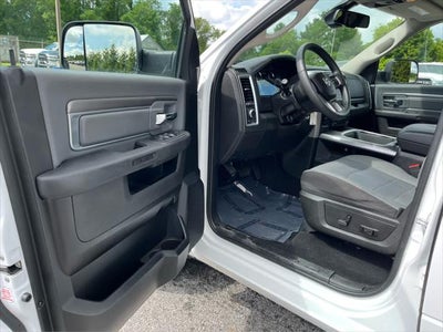 2023 RAM 1500 Classic SLT Crew Cab 4x4 5'7' Box