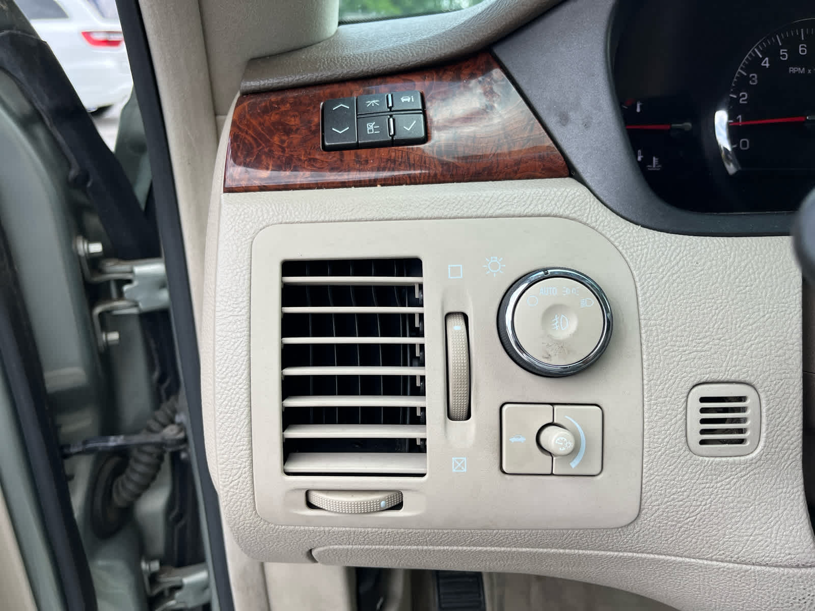 2006 Cadillac DTS Standard