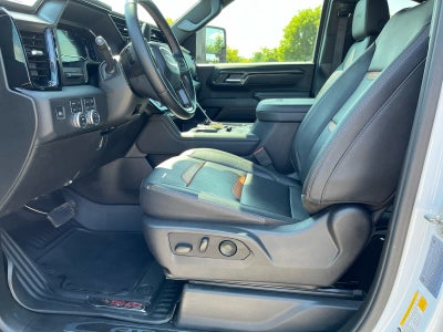 2025 GMC Sierra 2500HD 4WD Crew Cab Standard Bed AT4